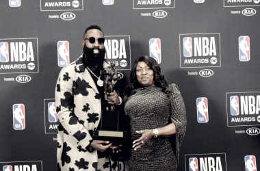NBA Awards - Harden la spunta su LeBron per l'MVP, Simmons è il nuovo ROTY