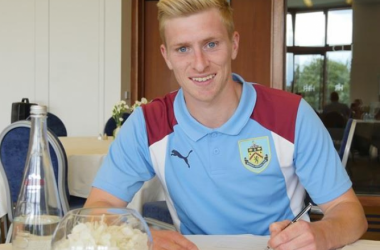 Ben Mee renueva con el Burnley