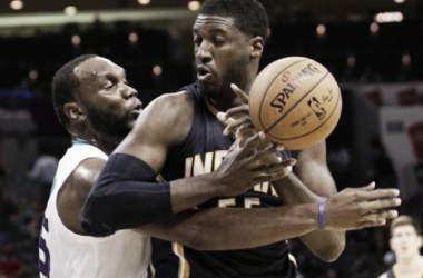 Baloncesto insípido en la fría Charlotte