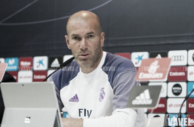 Zidane: &quot;Veo a Cristiano ganando el quinto Balón de Oro&quot;