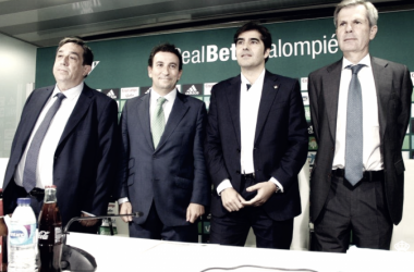 'Lopera aplaza la Junta de Accionistas' del Real Betis