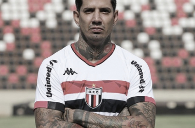 Victor Ramos oficializa acerto com Botafogo-SP e mira temporada de recuperação