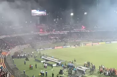 Jogo entre Flamengo e Ind. Medellín é cancelado por tumulto nas arquibancadas