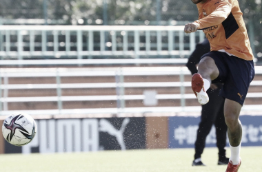 Carlinhos avalia temporada do Shimizu S-Pulse e espera atingir marca de 80 jogos no clube
