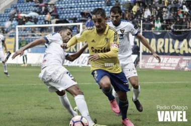 Carlos Calvo rescinde y pasa a la historia del Cádiz