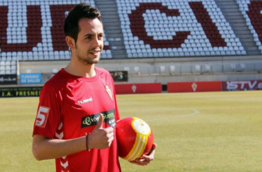 Carlos Álvarez refuerza la delantera del Real Murcia