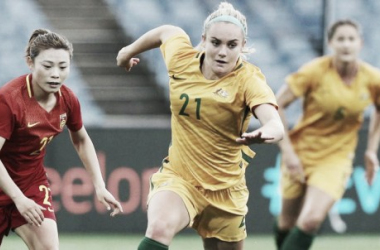 Ellie Carpenter officially signs with Portland Thorns FC