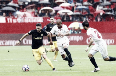 La lluvia del Pizjuán y N&#039;Zonzi acaban con el  liderato del Atlético