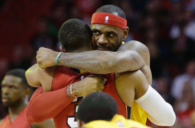 LeBron James Cheered In Return To Miami, Fall To Miami Heat