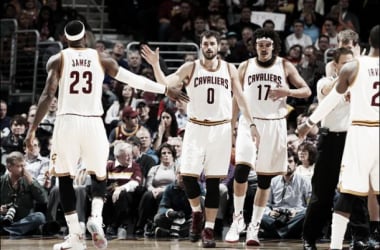 Lebron James y Kevin Love agravan la mala racha de los Hornets