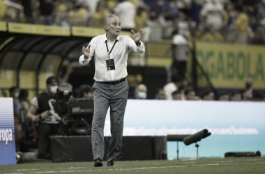 Tite valoriza sistema ofensivo do Brasil contra Uruguai e pondera sobre Raphinha
