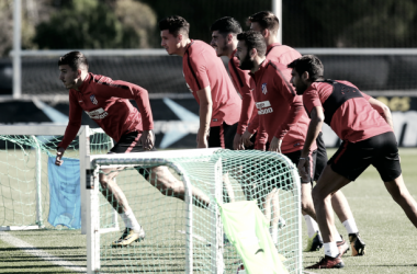 El Atlético convoca a 16 futbolistas para el partido ante el Elche