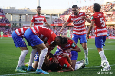El Granada CF celebrando el gol. Foto: LaLiga Santander.