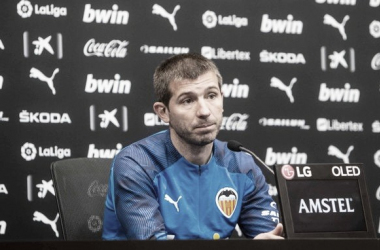 Celades: "El gol anulado a Rodrigo ha condicionado el partido"