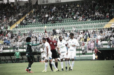 Avaí tem gol anulado de forma polêmica e empata sem gols contra Chapecoense