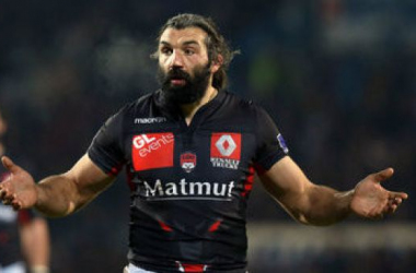 Sébastien Chabal s&#039;en sort bien