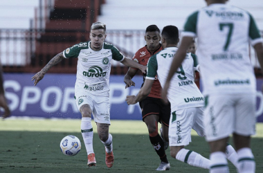 Com protagonismo do VAR, Atlético-GO e Chapecoense empatam pelo Brasileirão