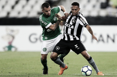 Chapecoense recebe Botafogo em confronto direto pela permanência na Série A