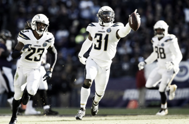 Chargers
cobran venganza y eliminan a los Ravens