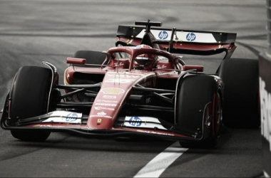 Leclerc manda en los primeros libres de Singapur con Norris
segundo y Sainz tercero