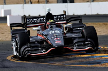 IndyCar: Chaves Earns 2015 Rookie Of The Year Award