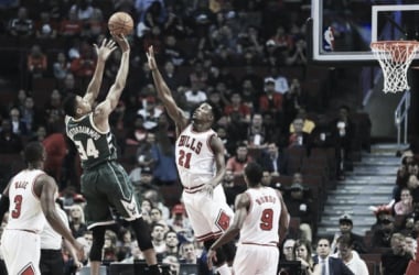 Los Bucks pasan por encima en la presentación de los Bulls