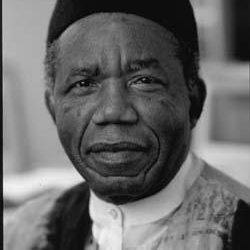 En memoria a Chinua Achebe