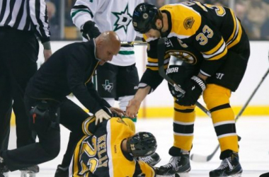 Boston Bruins Forward Chris Kelly Out 6-8 Months With Fractured Femur