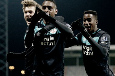 AZ Alkmaar - PSV: En juego algo más que tres puntos