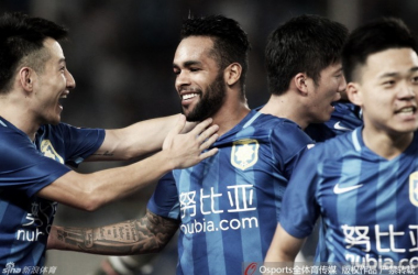 Alex Teixeira marca, Jiangsu Suning goleia e diminui vantagem do líder Guangzhou na China