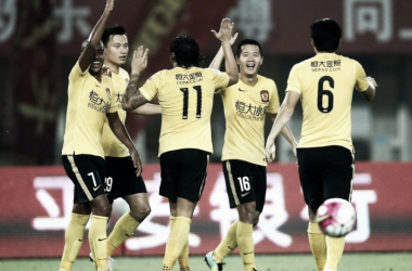 Com gols de Alan e Ricardo Goulart, Guangzhou Evergrande volta a vencer na China