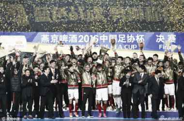 Paulinho marca, Evergrande empata com Jiangsu e conquista título da Copa da China