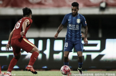 Jiangsu Suning vence lanterna Changchun Yatai e diminui vantagem do líder Guangzhou Evergrande