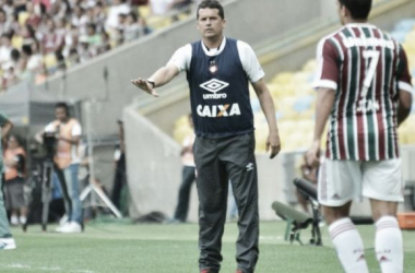 Claudinei Oliveira elogia atuação do Atlético-PR, mas lamenta chances perdidas