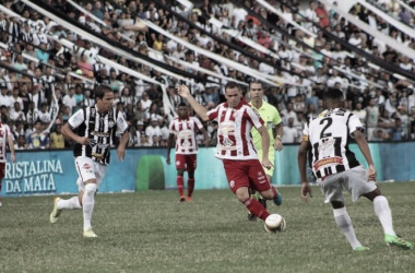 Central e Náutico empatam
sem gols no Lacerdão e decisão fica para jogo em Recife