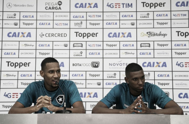 Promessas da base do Botafogo,  Helerson e Kanu concedem primeira entrevista coletiva