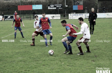 Fotos e imágenes del Condal Club 1-2 Gijón Industrial, Tercera División Grupo 2