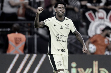 Corinthians vence Botafogo, embola Brasileirão e se afasta do Z-4