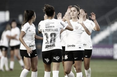 Corinthians vence Cruzeiro de goleada e garante vaga na semifinal do Brasileirão Feminino