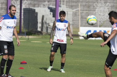 Corinthians tem time completo para enfrentar o Santos