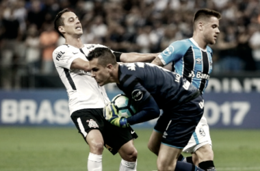 Corinthians enfrenta Grêmio em amistoso após debandada no time alvinegro