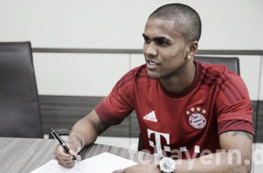 Bayern Munich sign Douglas Costa for €30million euros