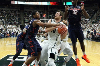 Illinois Holds On Down The Stretch To Knock Off Michigan State