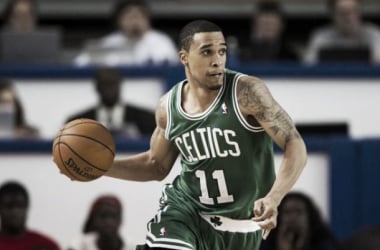 Boston y Memphis llegan a un acuerdo para intercambiar a Lee y Bayless