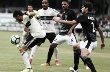 Em jogo emocionante, João Paulo marca no fim e Botafogo derrota Coritiba