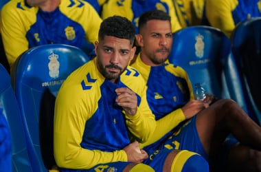 Álex Suárez y Jonathan Viera en el banquillo frente al Albacete I Carlos Pérez