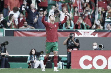 Com dois de Cristiano Ronaldo e superioridade tática, Portugal goleia Suíça