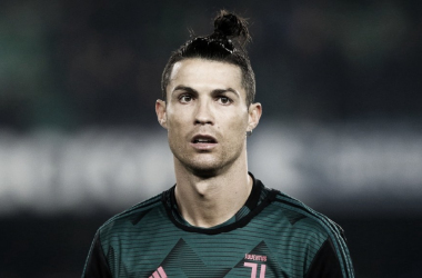 Cristiano Ronaldo avisa Juventus que não volta à Itália e seguirá em quarentena
