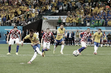 Neymar disparando un penalti en Brasil 2014 / Foto: Getty Images