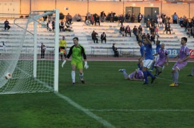 Valle se disfraza de héroe en el recital de Zafra